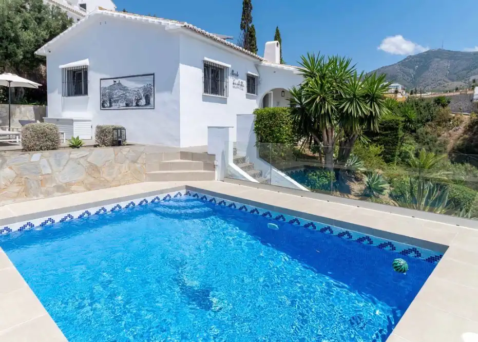 Chalet con piscina en venta en Torreblanca del Sol