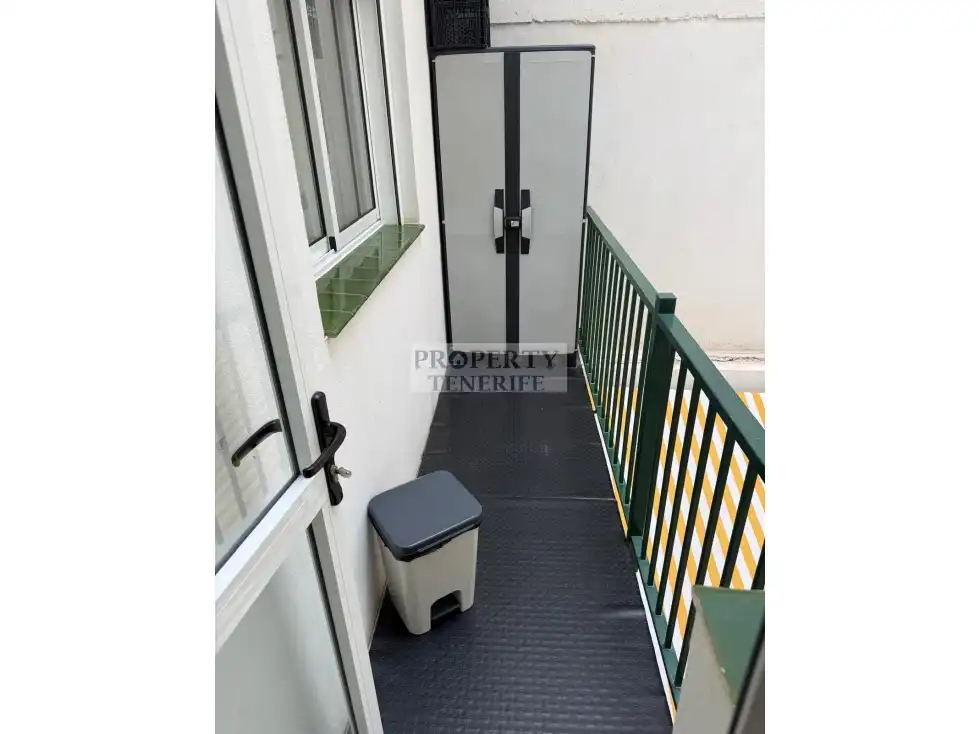 Terrasse von Wohnungen zum Verkauf in Arona mit Klimaanlage und Möbliert