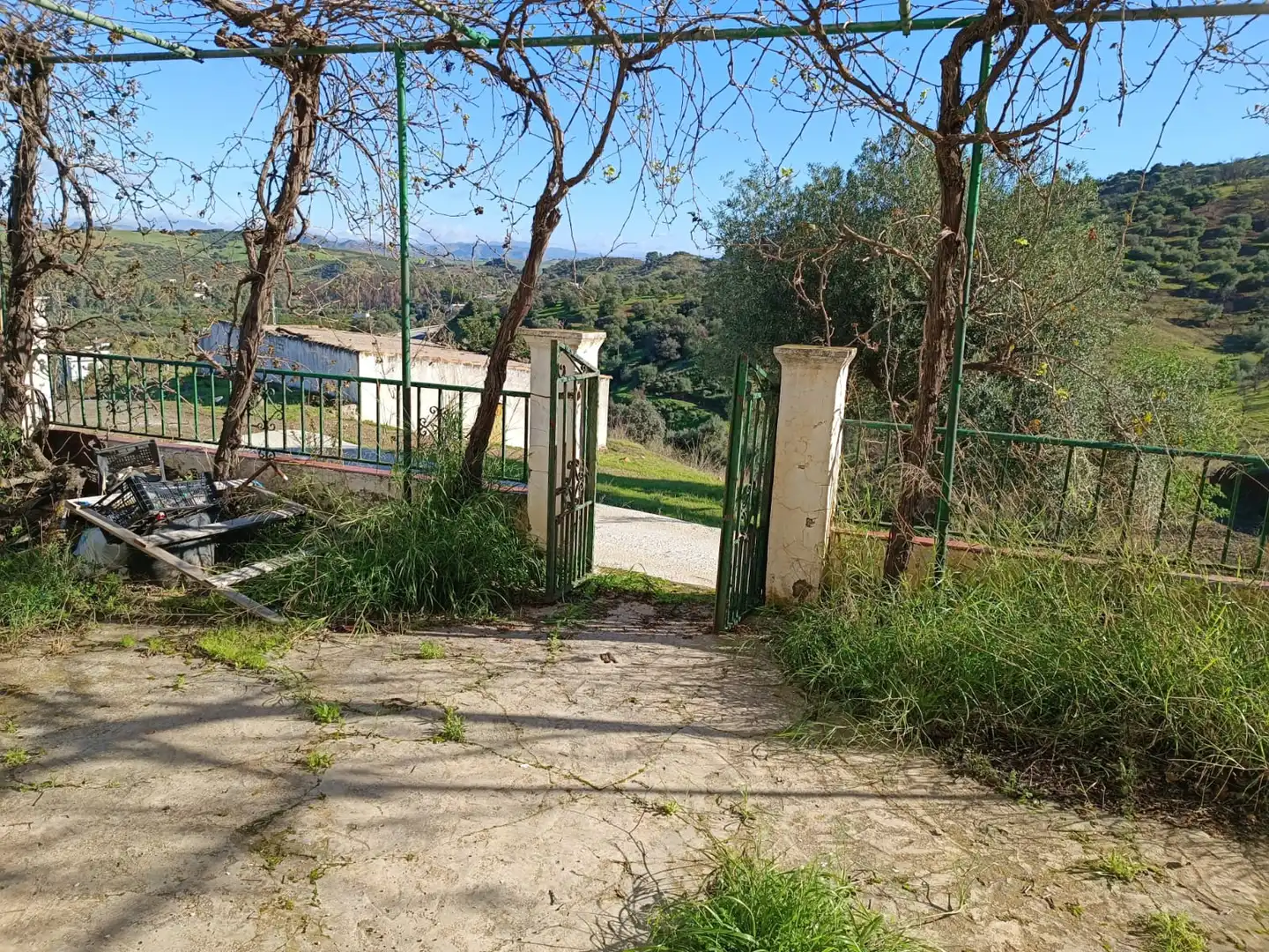 Exterior view of Houses for sale in Guaro  with Terrace, Storage room and Furnished