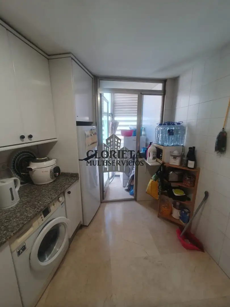 Cocina de Piso en venta en Vigo  con Calefacción, Trastero y Amueblado