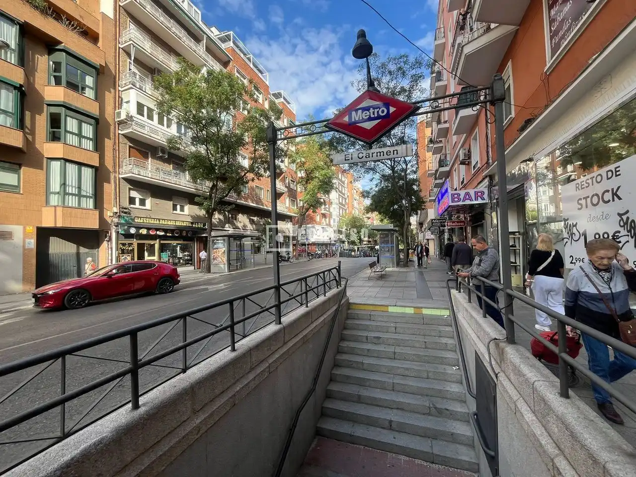 Vista exterior de Piso en venta en Madrid con Calefacción