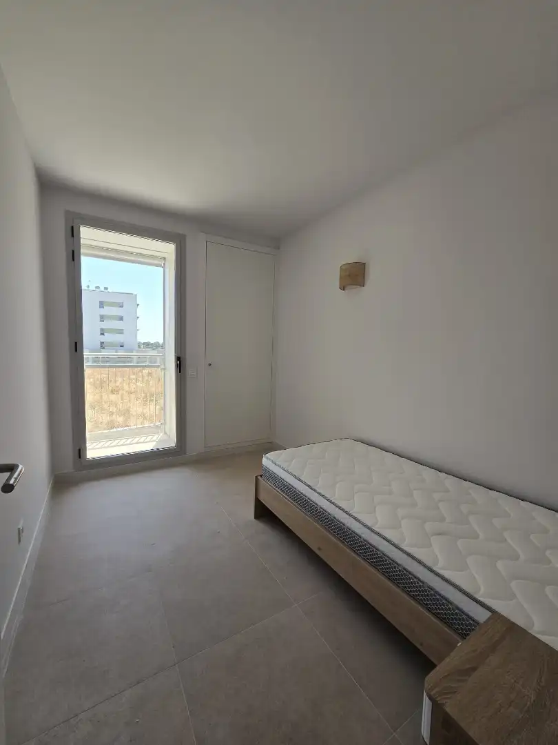 Bedroom of Flat for share in Lleida  with Air Conditioner, Heating and Terrace