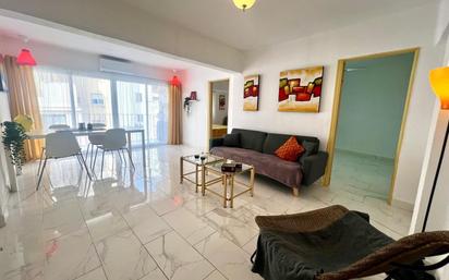 Living room of Flat for sale in Málaga Capital  with Air Conditioner, Terrace and Furnished