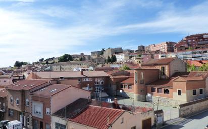 Vista exterior de Pis en venda en Ávila Capital amb Calefacció i Terrassa