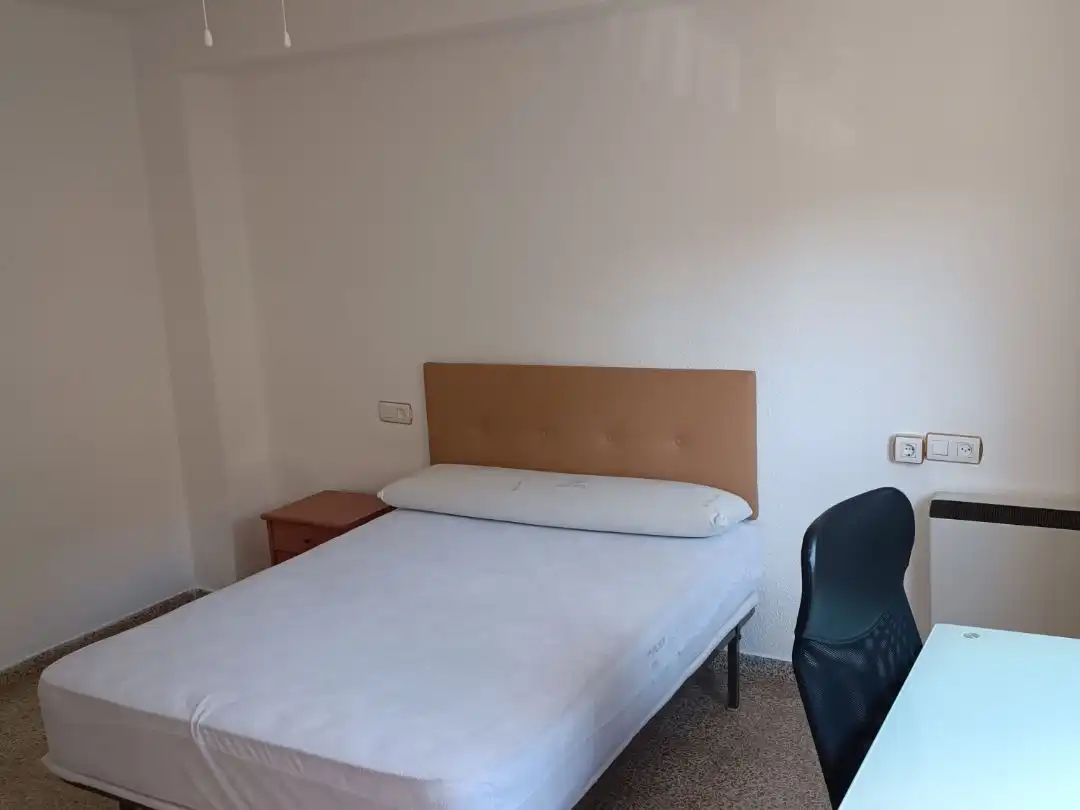 Schlafzimmer von Wohnung zur Miete in  Granada Capital mit Balkon