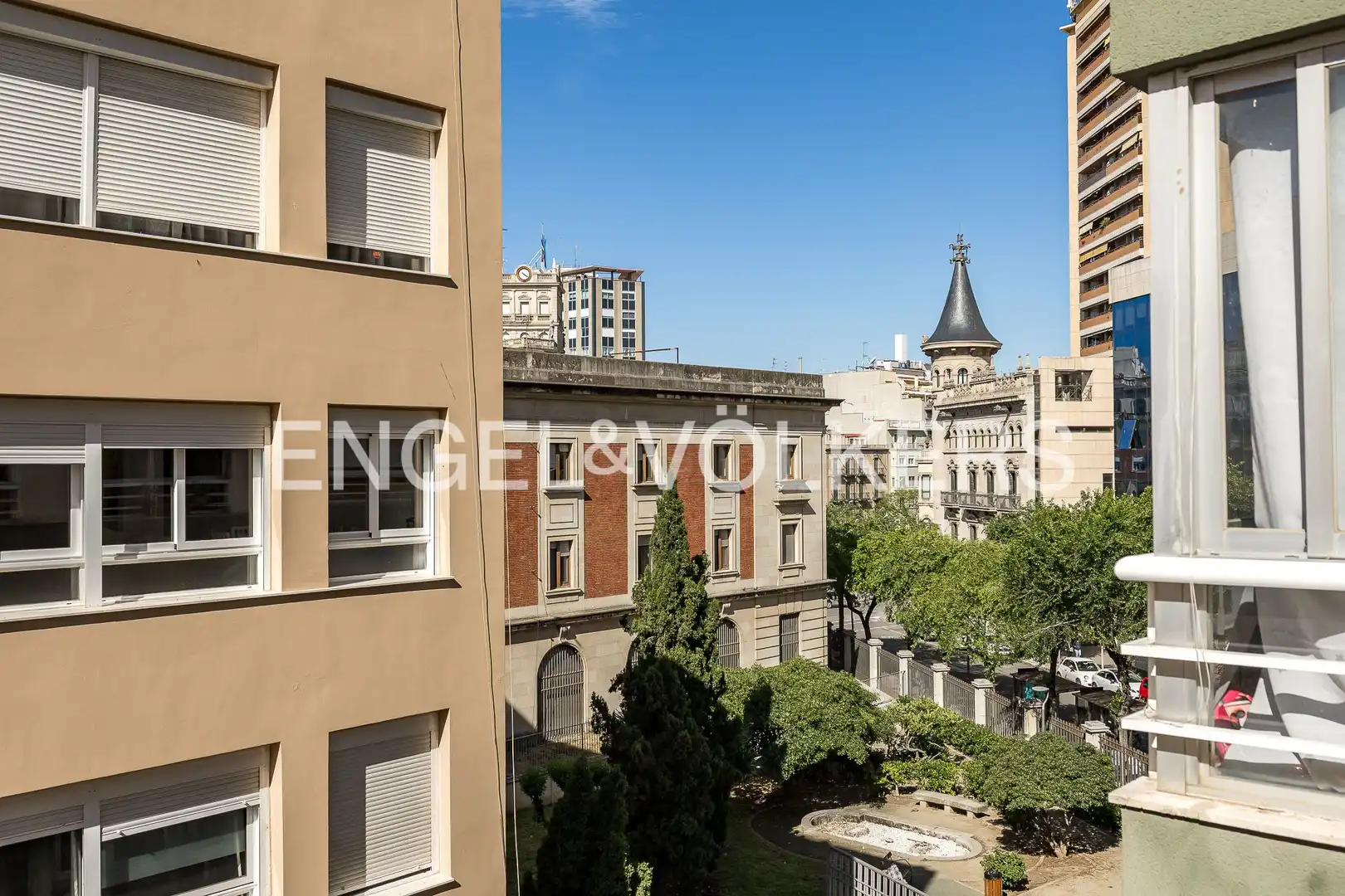 Außenansicht von Einfamilien-Reihenhaus zum Verkauf in Tarragona mit Klimaanlage, Heizung und Balkon