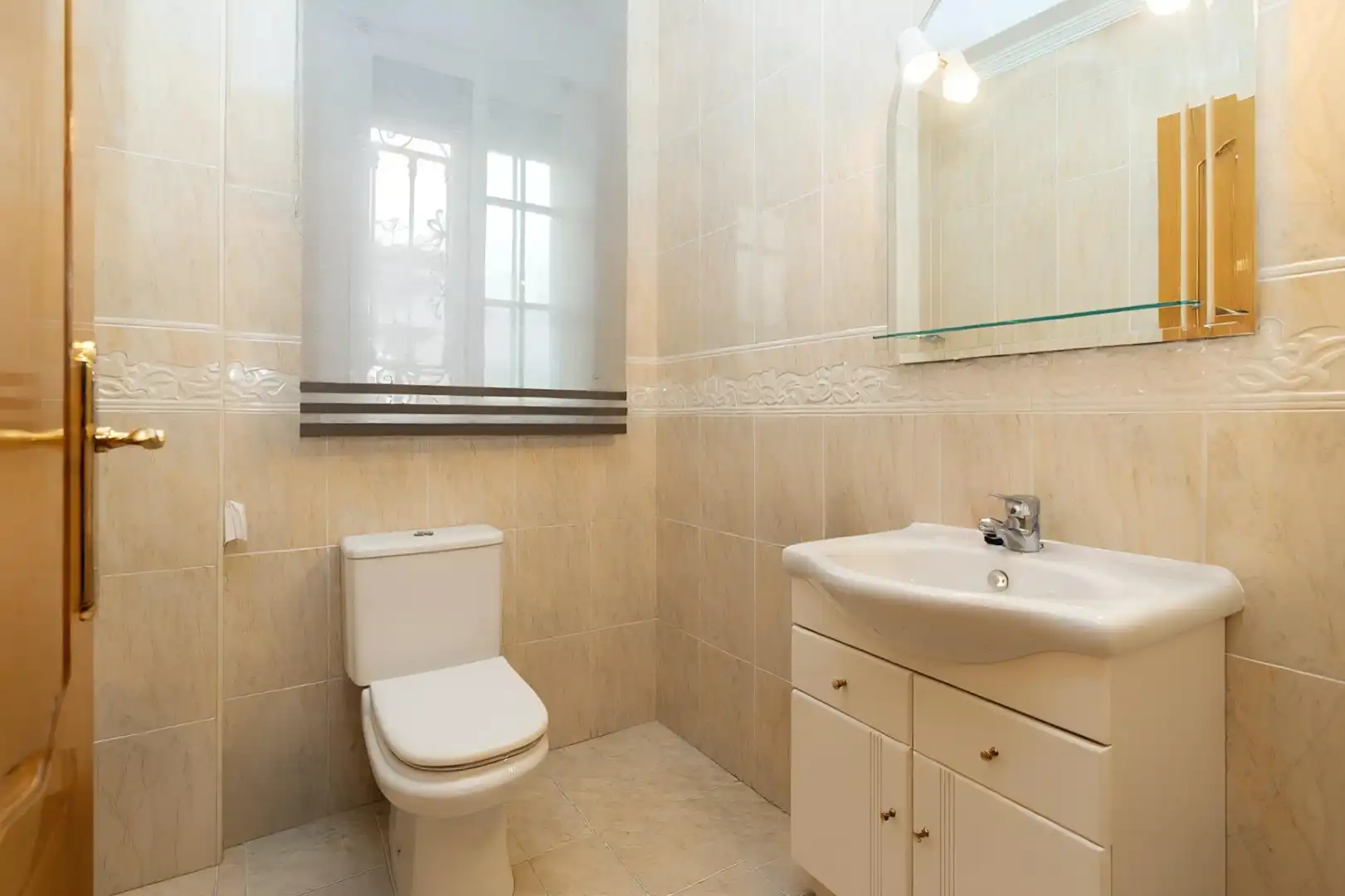 Bathroom of Houses for sale in Motril  with Air Conditioner, Terrace and Storage room