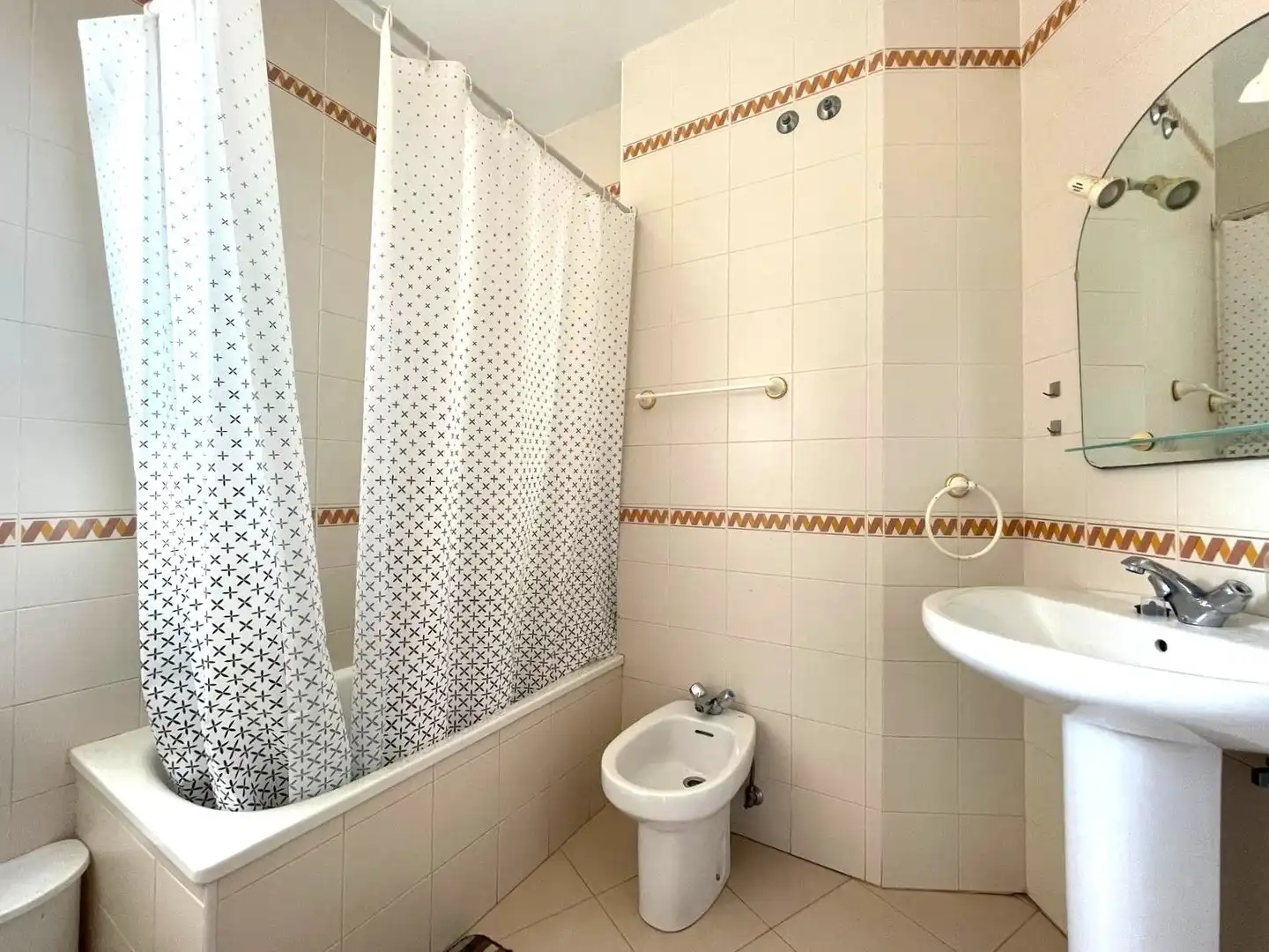 Bany de Àtic en venda en El Portil amb Terrassa, Moblat i Piscina comunitària