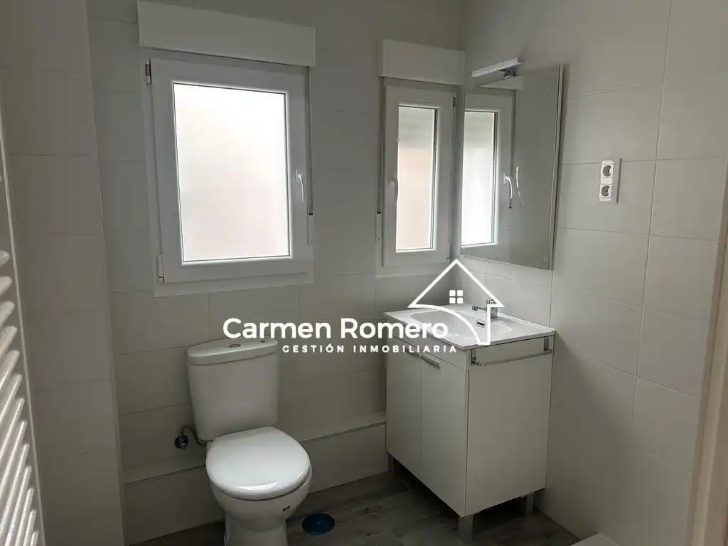Baño de Apartamento de alquiler en Salamanca con Calefacción y Amueblado