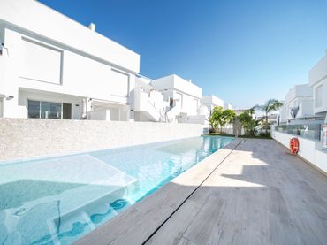 Penthouse mit Pool zum Verkauf in Pilar de la Horadada ciudad