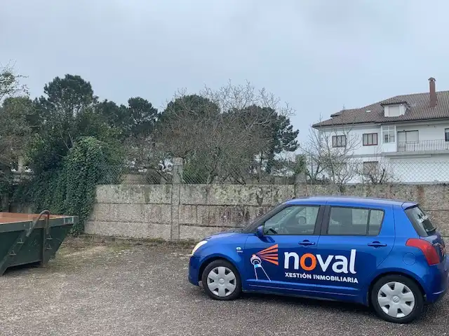 Einfamilien-Reihenhaus zum Verkauf in Vilagarcía de Arousa mit Heizung, Privatgarten und Möbliert