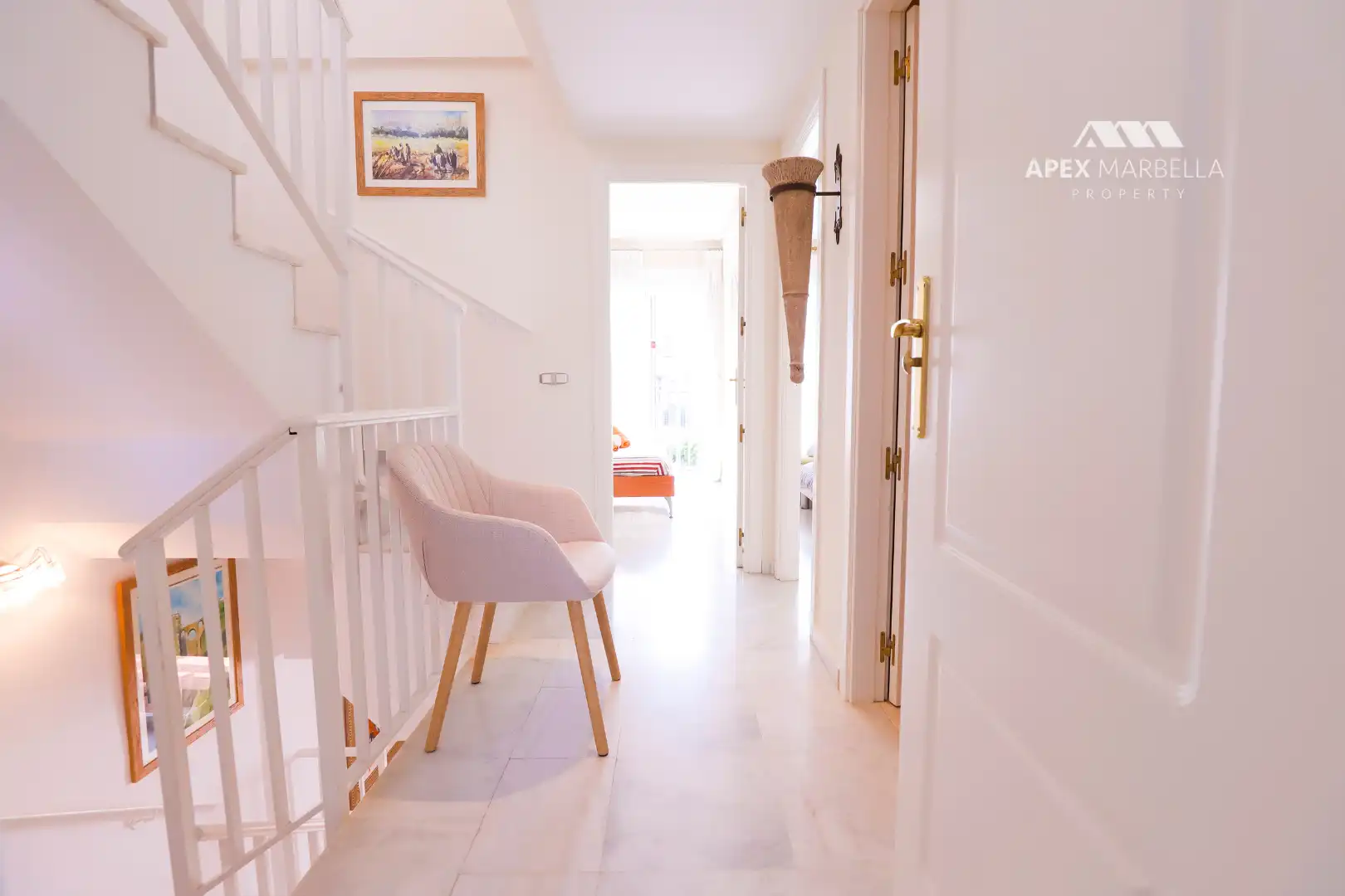 Einfamilien-Reihenhaus zum Verkauf in Marbella mit Klimaanlage, Privatgarten und Terrasse