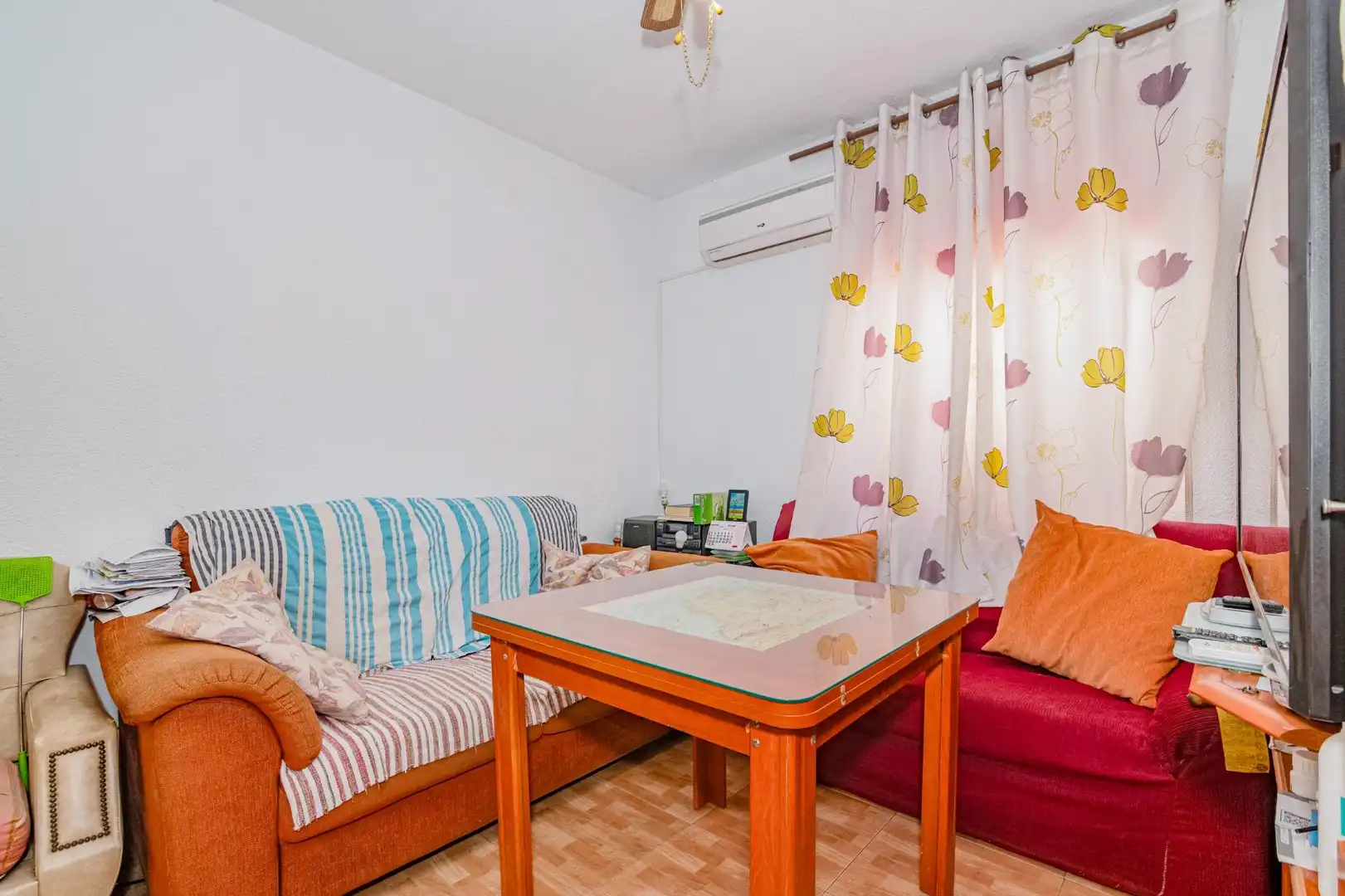 Sala de estar de Piso en venta en Granada con Calefacción, Trastero y Balcón