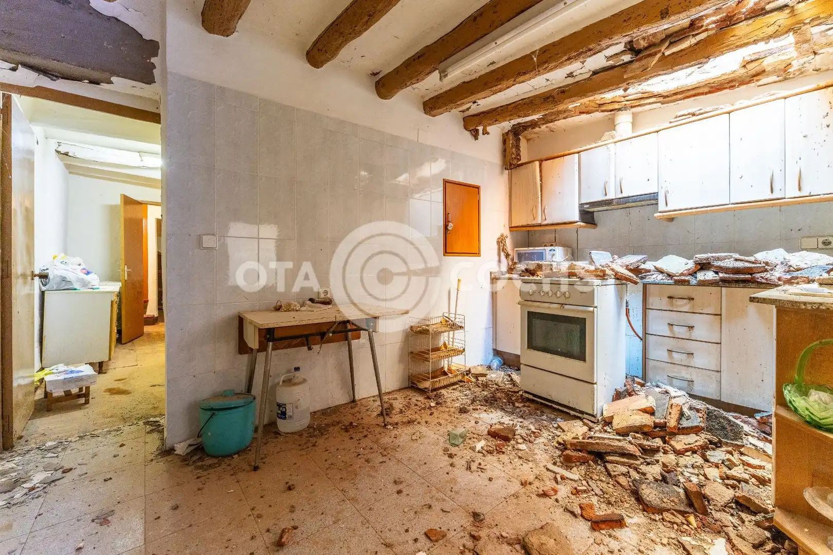Cuina de Casa adosada en venda en Montbrió del Camp amb Balcó