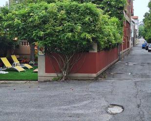 Vista exterior de Casa o xalet en venda en Vilagarcía de Arousa amb Terrassa i Piscina