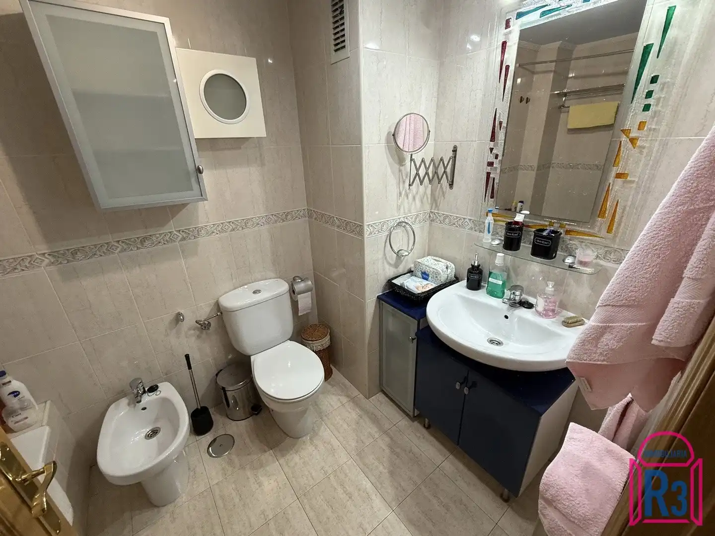 Bany de Apartament de lloguer en Villaquilambre amb Calefacció, Terrassa i Traster