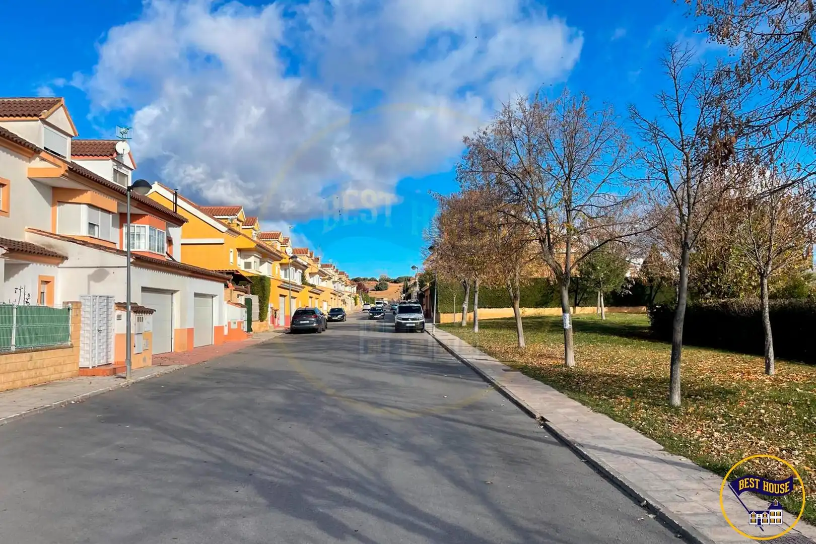 Außenansicht von Haus oder Chalet zum Verkauf in Arcas del Villar mit Balkon