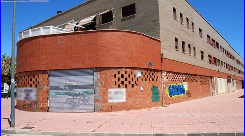 Amplio local comercial en planta baja y sótano con fachada a carretera, imatge 2