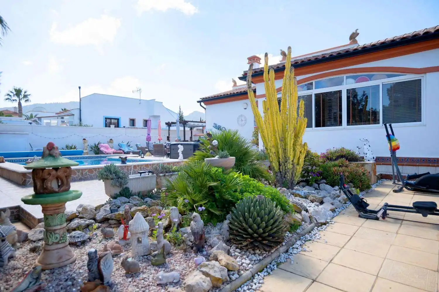 Detached house with pool for sale in UR PPY