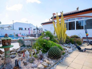 Villa mit Pool zum Verkauf in UR PPY