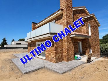 Casa pareada con balcón en venta en Calle Pérez Galdós 21