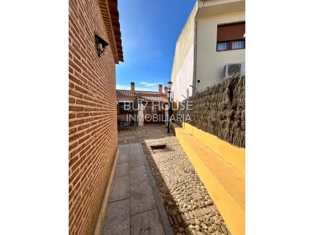 Vista exterior de Casa o chalet en venta en Illescas