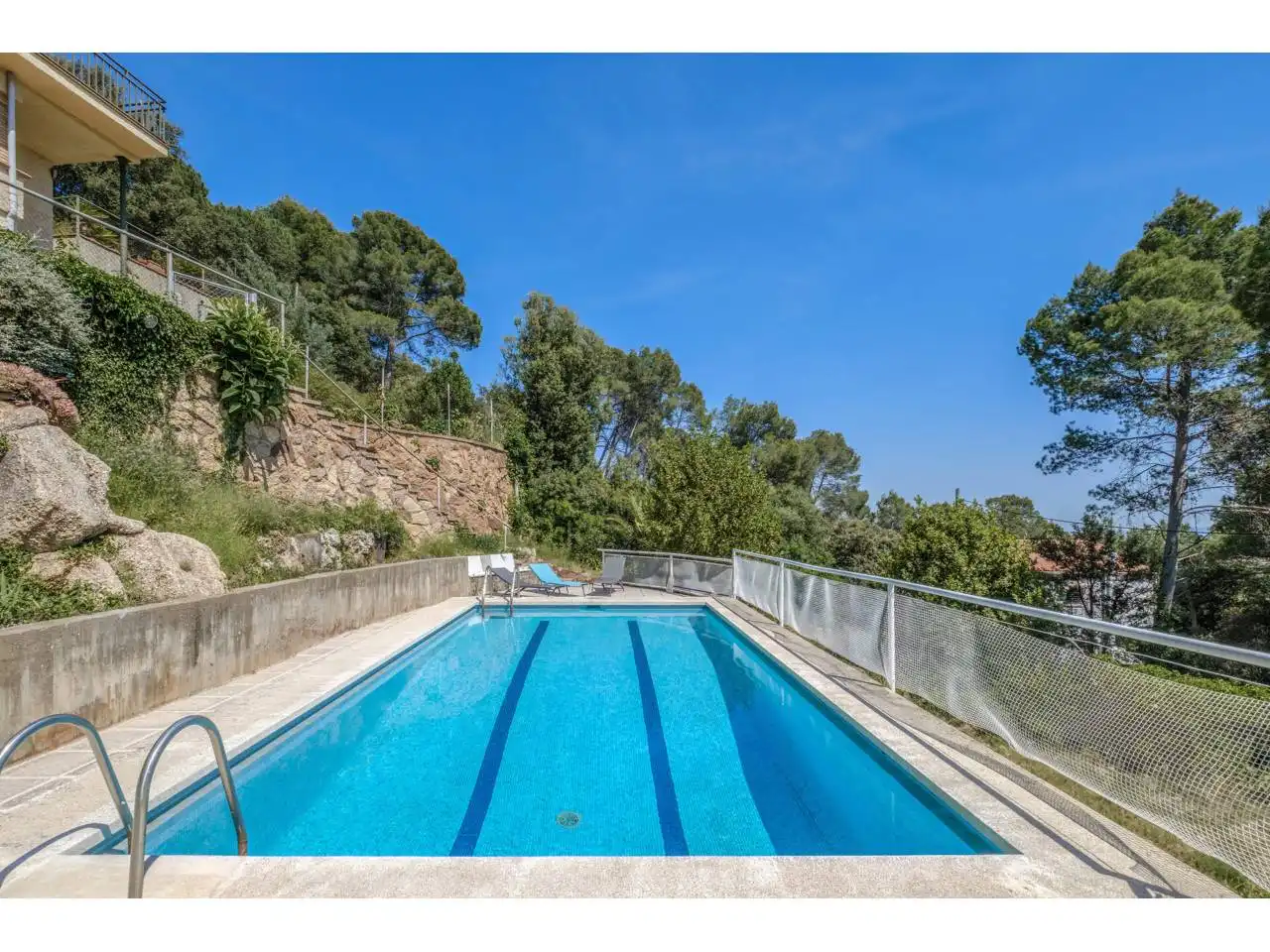 Piscina de Casa o xalet en venda en Matadepera amb Aire condicionat, Calefacció i Jardí privat
