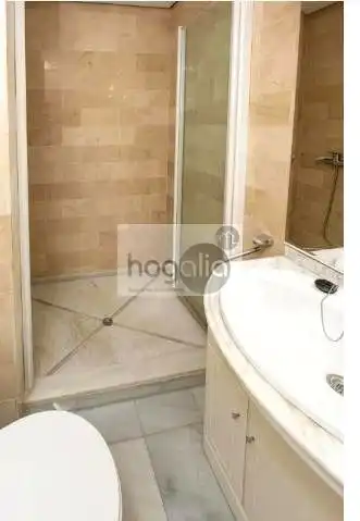 Baño de Piso de alquiler en Sevilla con Aire acondicionado, Terraza y Amueblado