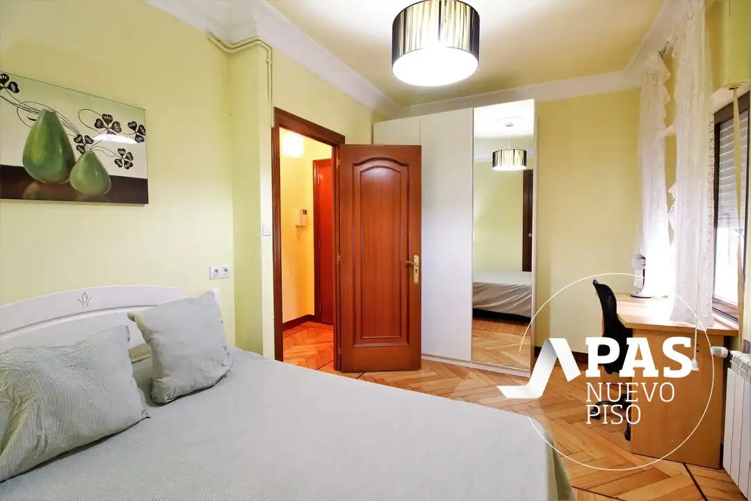 Bedroom of Flat for sale in Santander  with Heating and Furnished