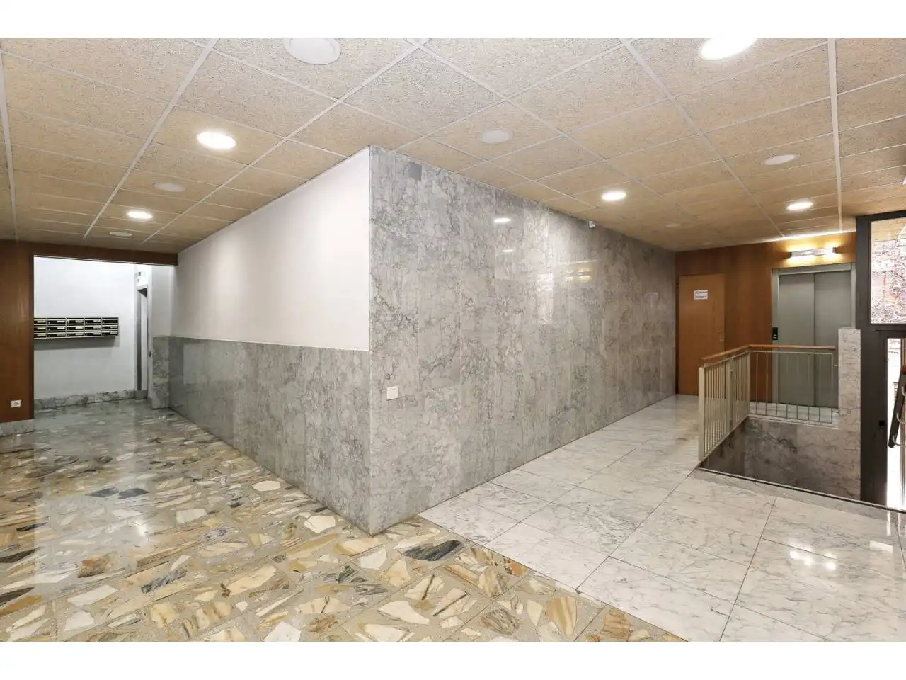 Piso con terraza en venta en Nou Barris, imagen 36