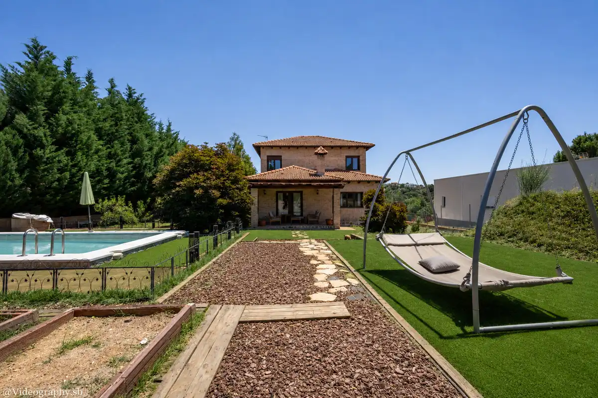 Villa mit Pool zum Verkauf in Cerro Alarcón