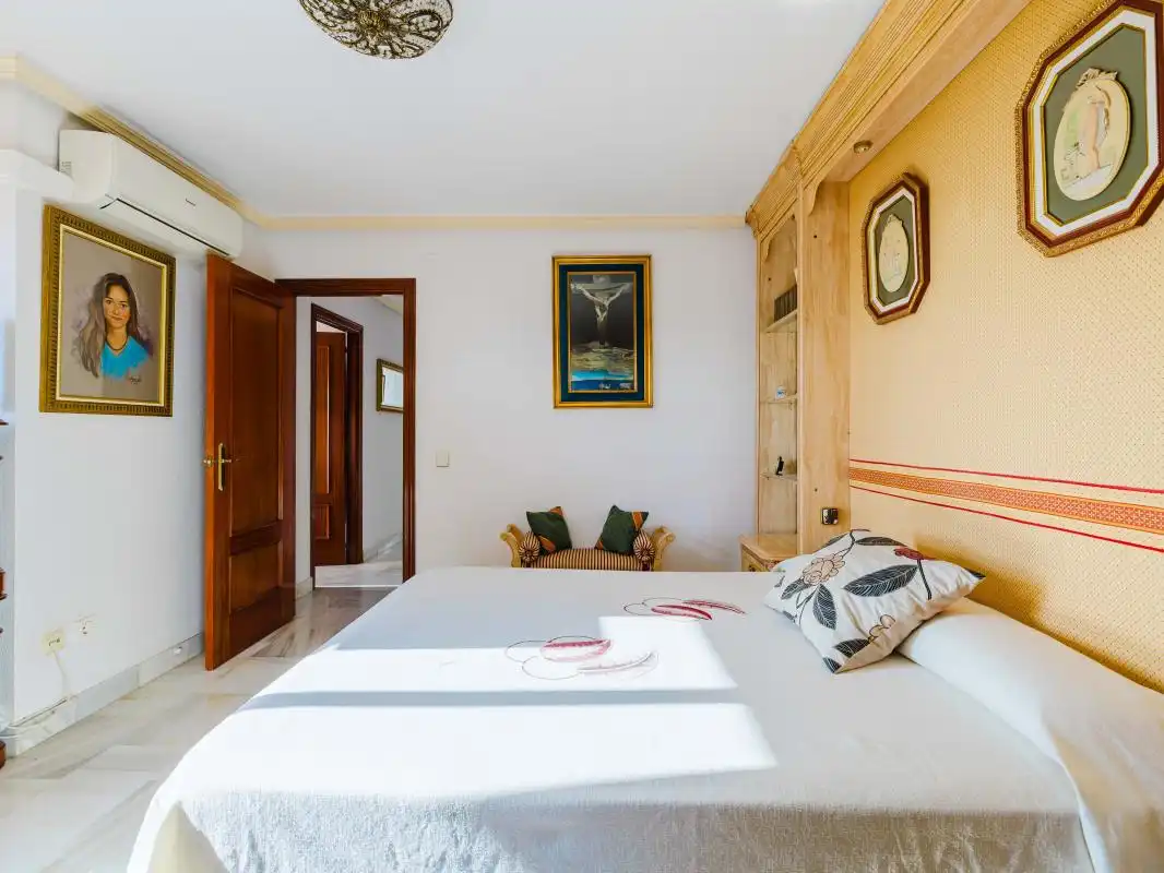 Habitación de Ático en venta en Málaga con Aire acondicionado, Calefacción y Jardín privado