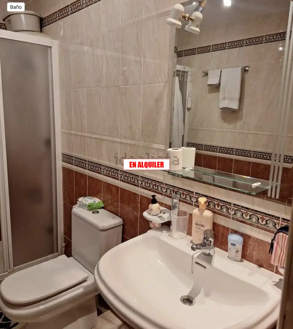 Baño de Apartamento de alquiler en Ciudad Real con Aire acondicionado, Calefacción y Trastero