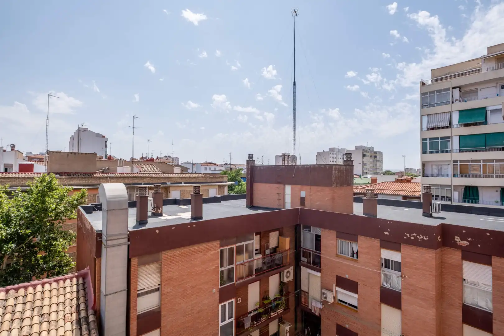 Vista exterior de Pis en venda en Zaragoza amb Calefacció i Terrassa