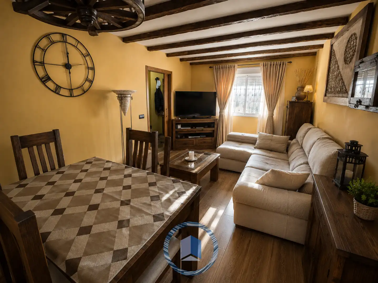 Sala de estar de Casa adosada en venta en Montequinto con Piscina