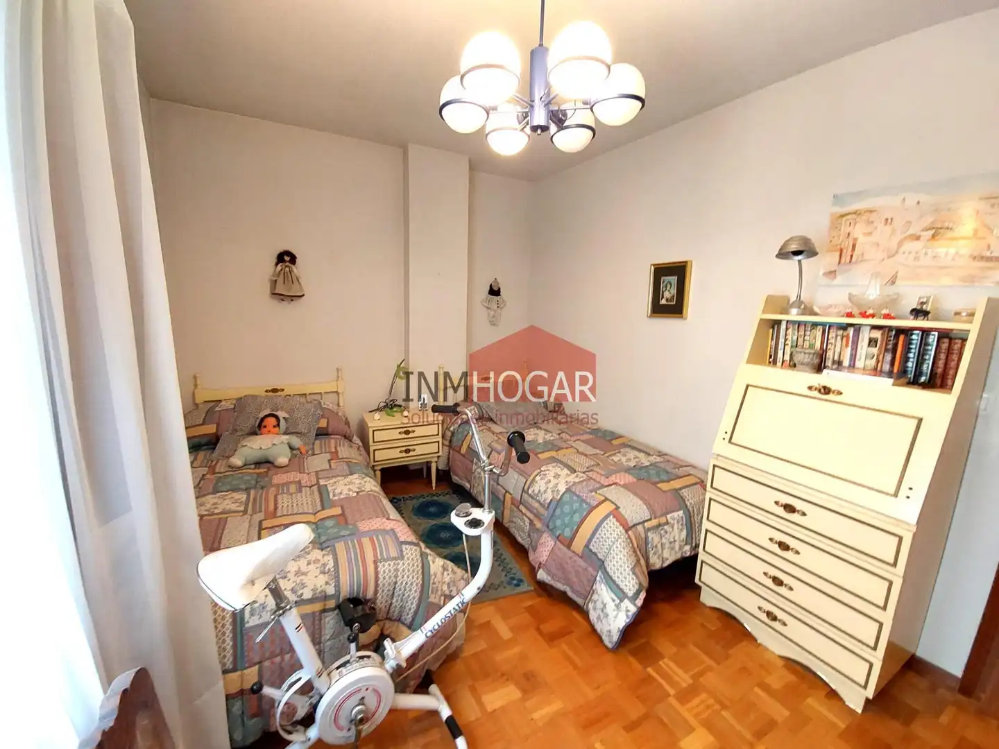 Habitación de Piso en venta en Arévalo con Calefacción, Parquet y Amueblado