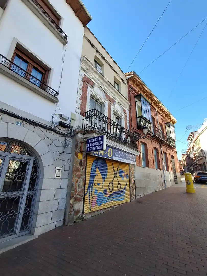 Außenansicht von Gebäude zum Verkauf in Colmenar Viejo