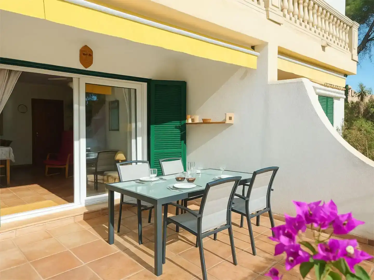 Terrasse von Wohnungen zum Verkauf in Capdepera mit Klimaanlage, Schwimmbad und Balkon