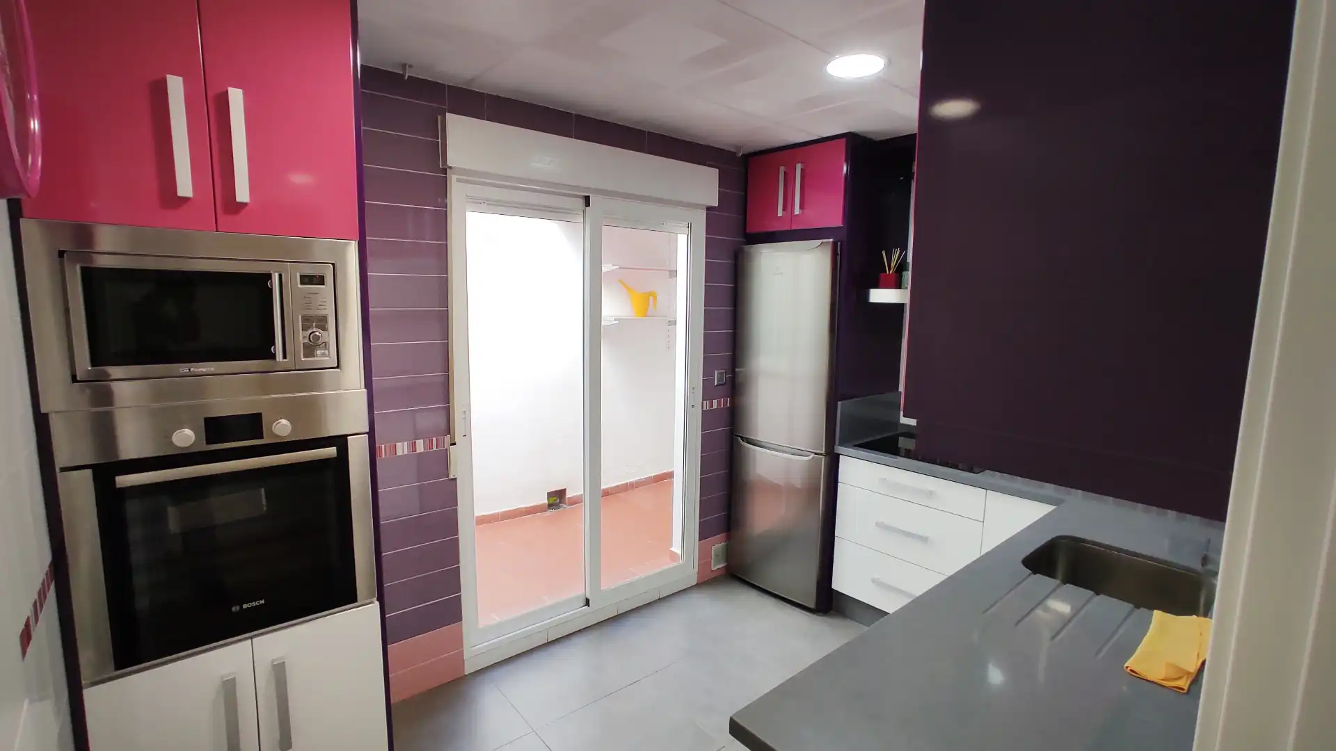 Wohnung zur Miete in Calle Tierno Galván, Las Tres Cruces