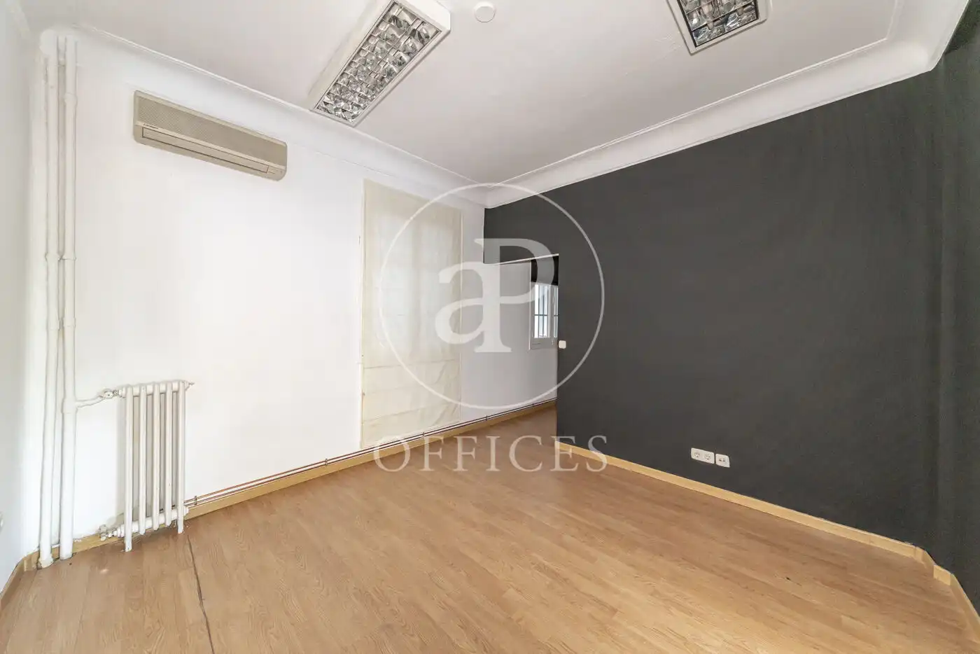Office for rent in Madrid  with Air Conditioner