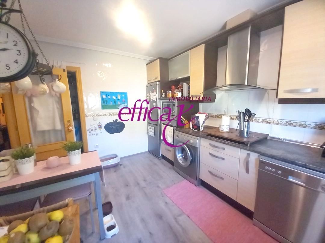 Cuina de Casa o xalet en venda en Barcience amb Aire condicionat, Calefacció i Moblat