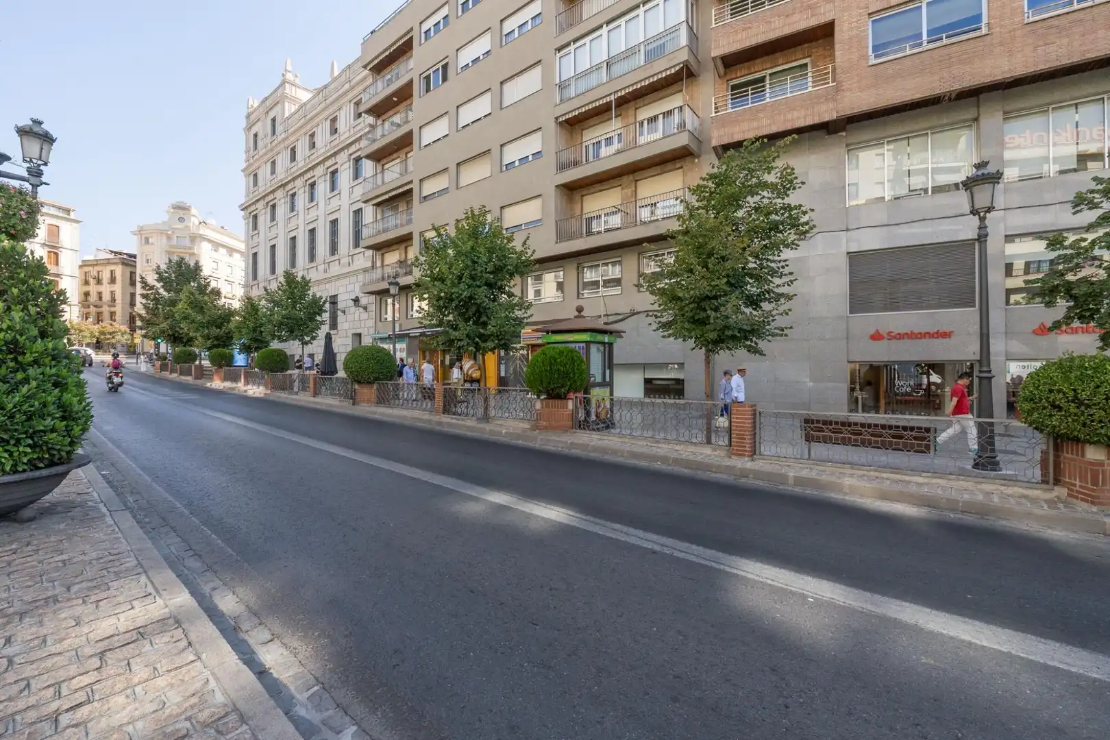 Exterior view of Flat for sale in Granada  with Air Conditioner and Heating