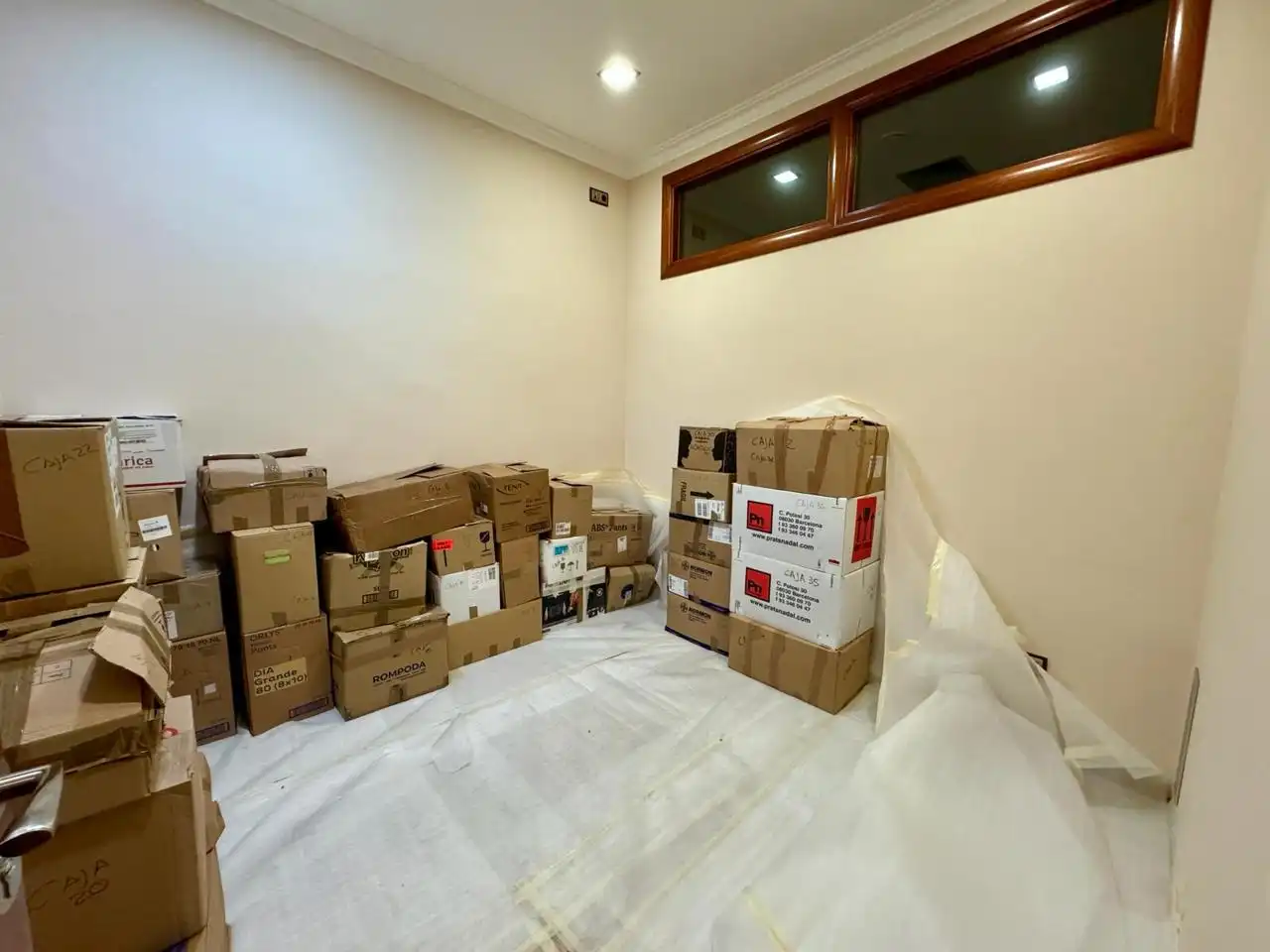 Local comercial en venta en Carrer Montiu, imagen 7