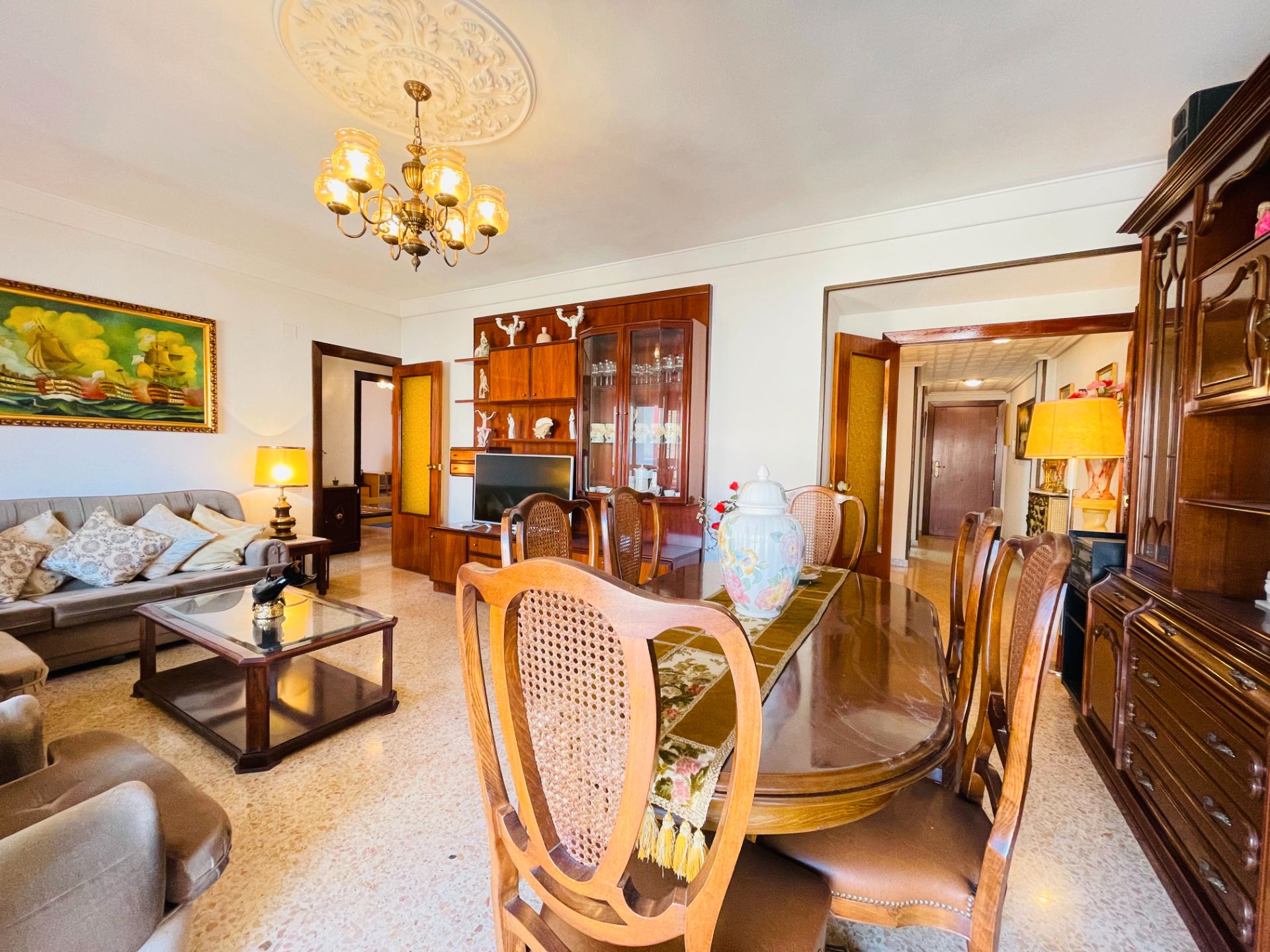 Comedor de Piso en venta en  Zaragoza Capital con Calefacción, Terraza y Amueblado