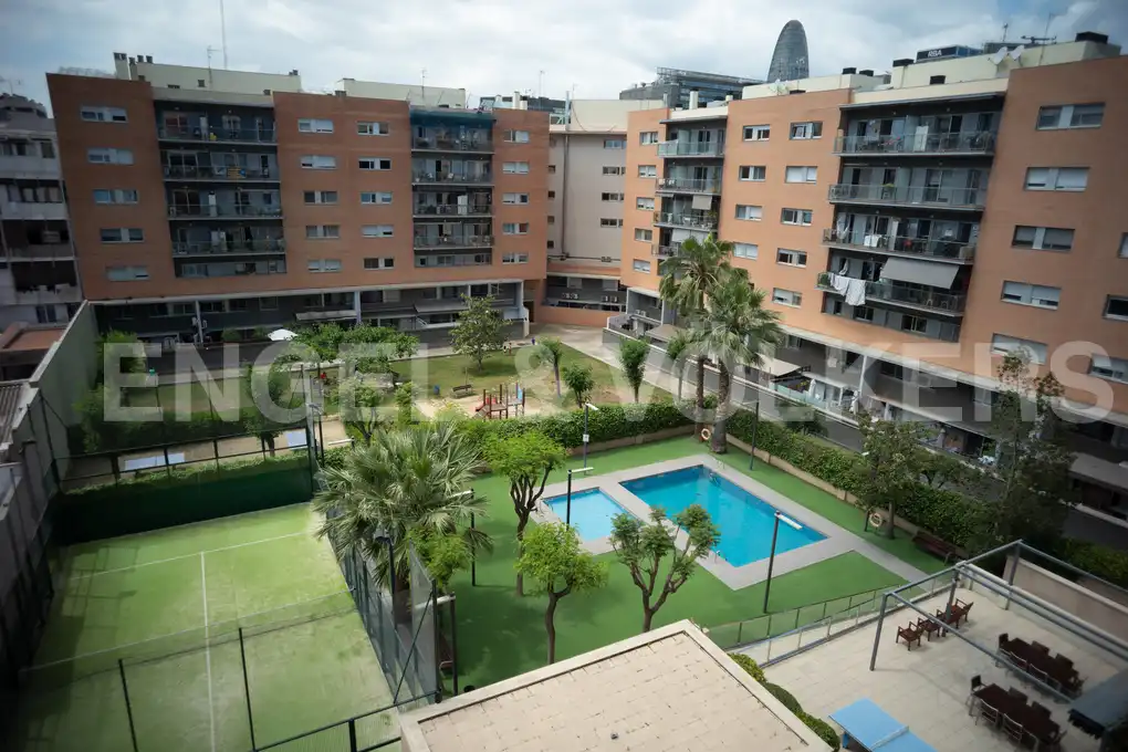Swimming pool of Flat for rent in Sant Martí