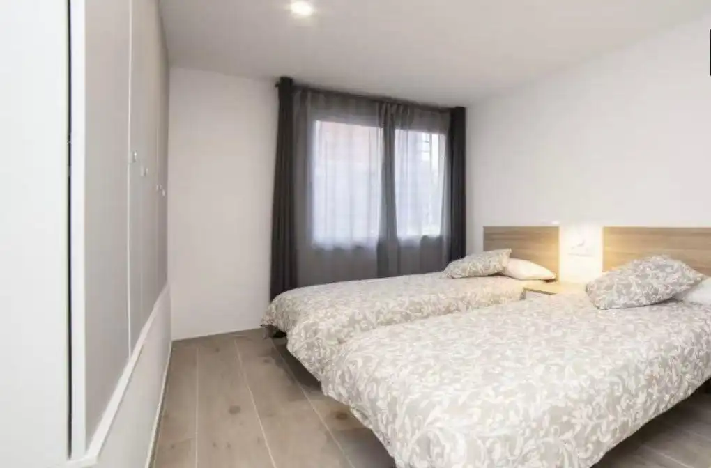 Dormitori de Dúplex en venda en L'Hospitalet de Llobregat amb Aire condicionat, Calefacció i Parquet