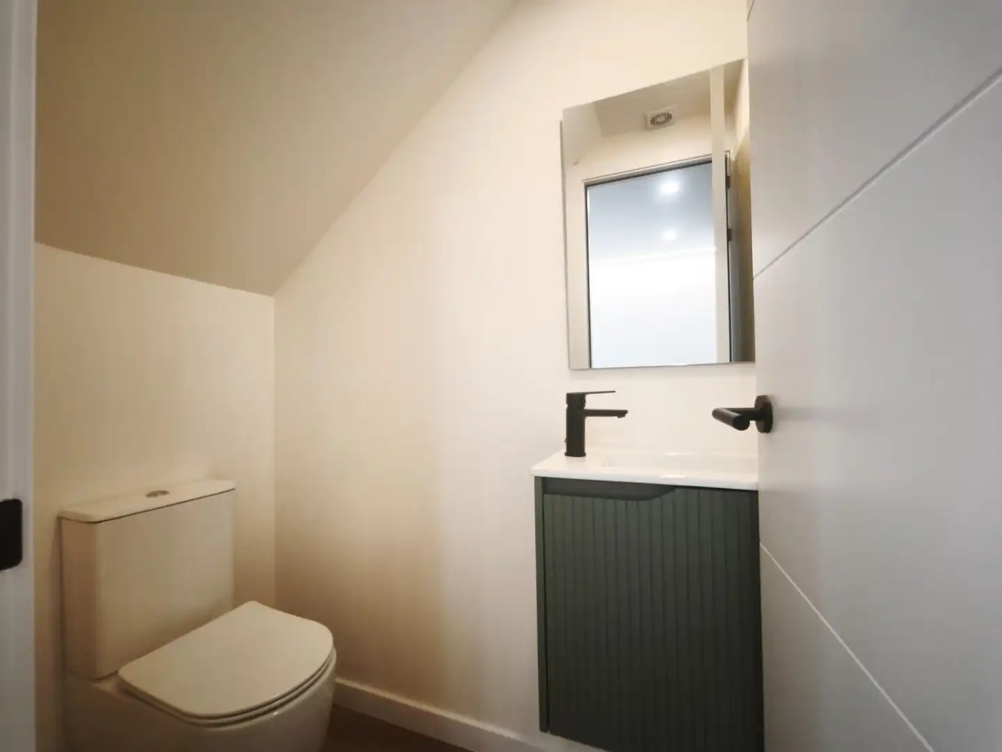 Bathroom of Ground floor for sale in Inca  with Air Conditioner and Heating