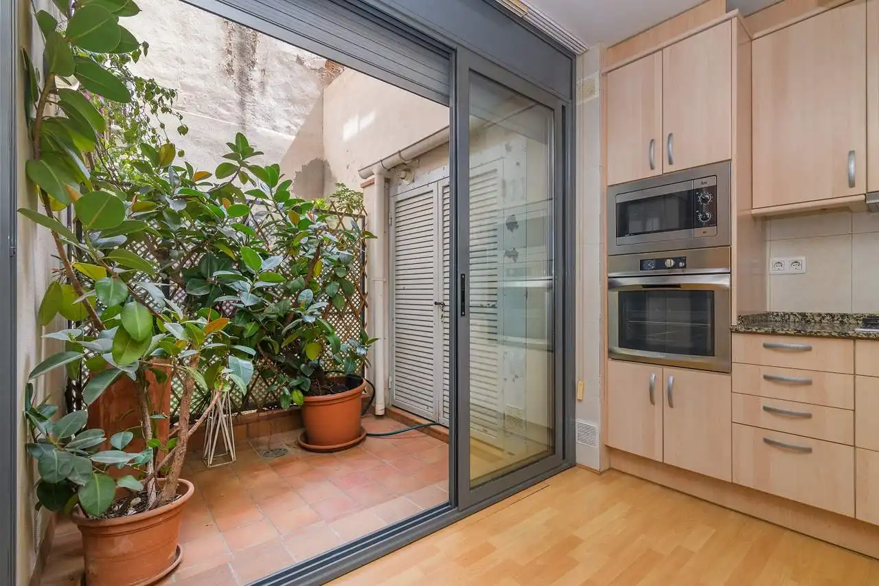 Terrasse von Maisonette zum Verkauf in Barcelona mit Klimaanlage, Heizung und Parkett