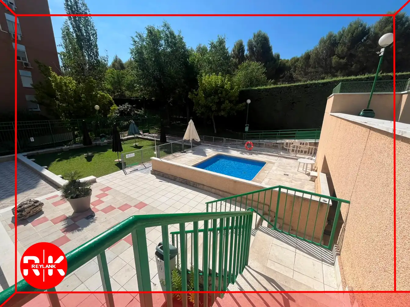 Piscina de Piso de alquiler en Coslada con Aire acondicionado, Calefacción y Terraza