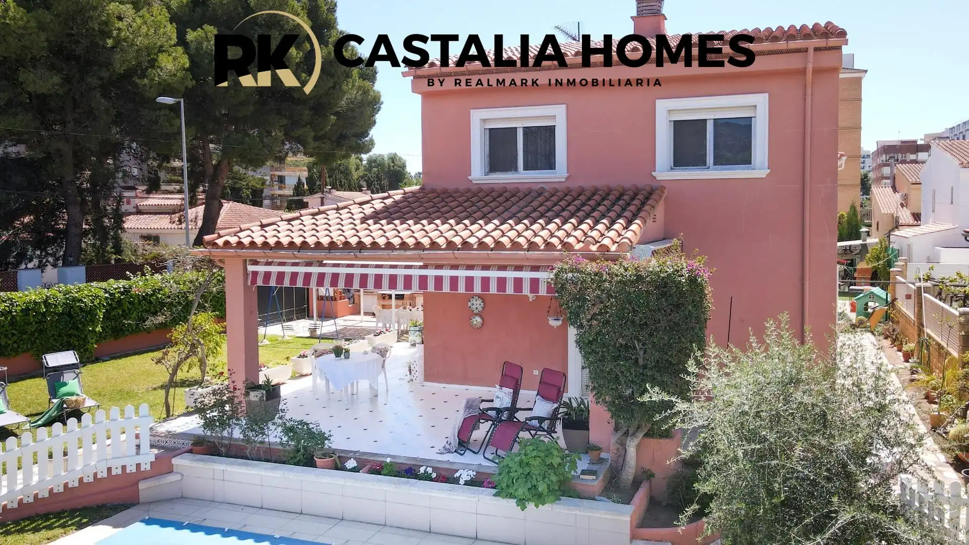 Vista exterior de Casa o chalet en venta en Benicasim / Benicàssim con Calefacción, Jardín privado y Terraza
